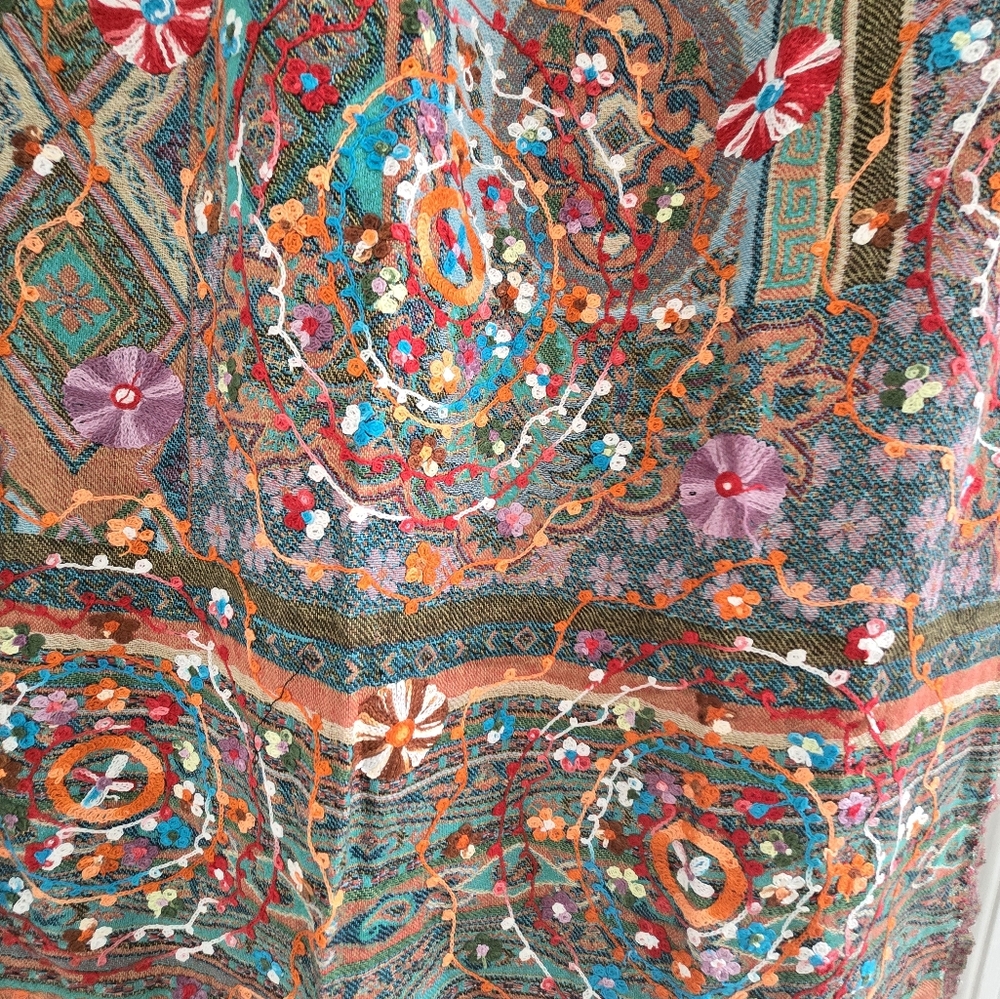 Multicolor Scarf - Picture 2 of 4